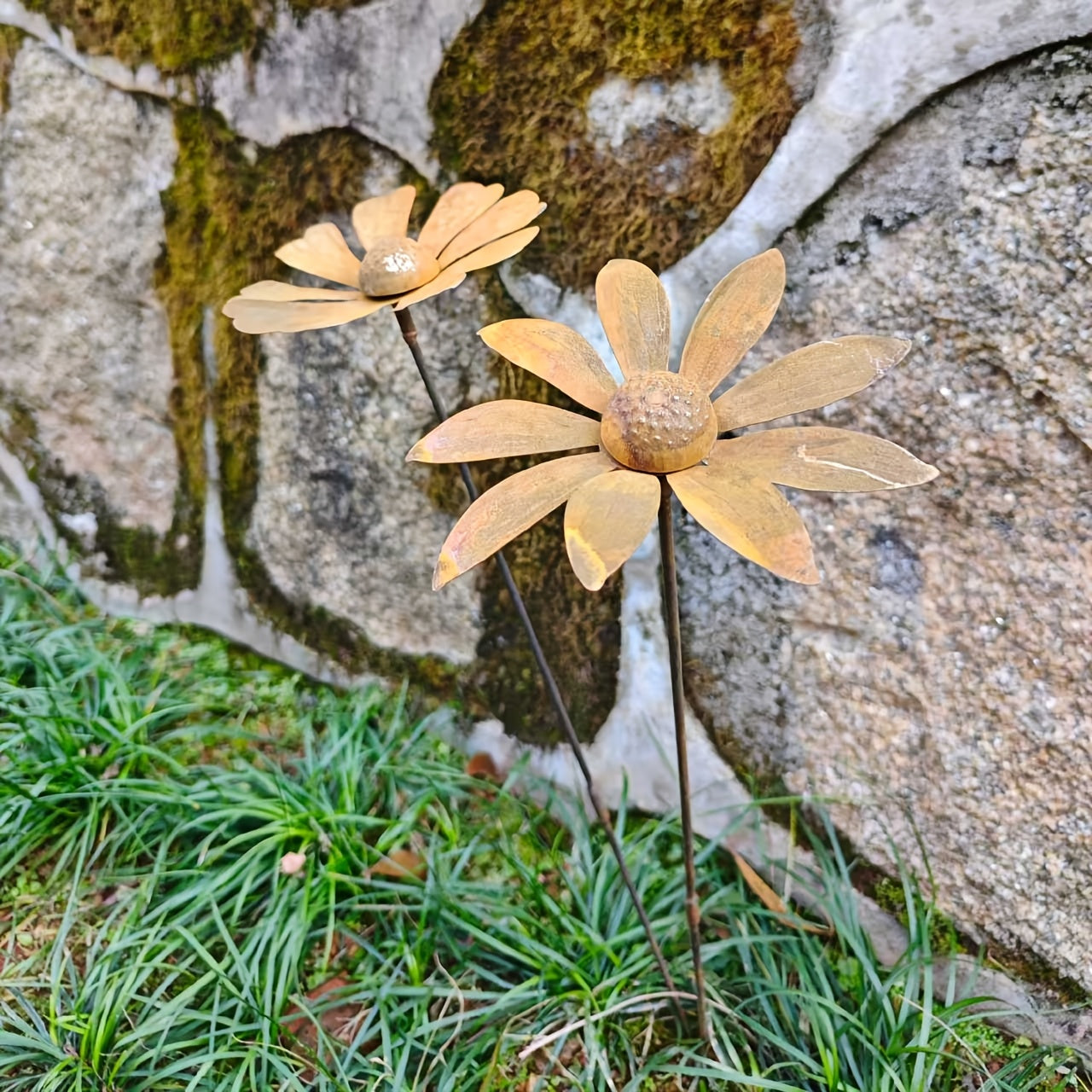 Metal Flower Garden Stakes | Rusty Daisy Chamomile Outdoor Yard Art