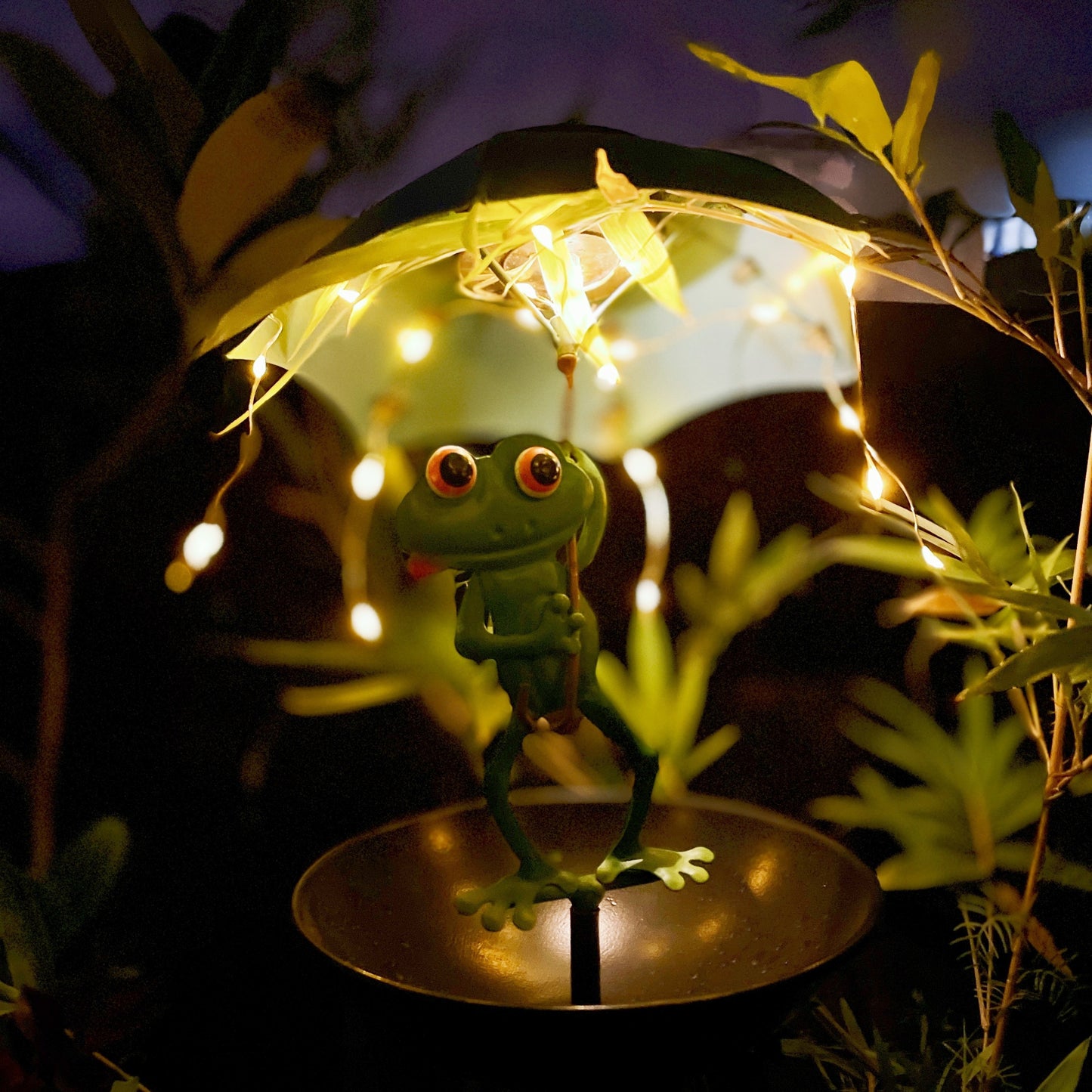 Solar Frog Statue Garden Light with Bird Feeder & LED String Decor