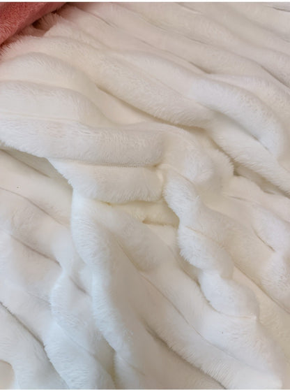 Fleece Blanket Double-Sided 3D Faux Rabbit Fur Throw – Ultra-Soft Thick 300-350g/m² for Home, Office, Travel & Camping, Multiple Sizes & Colors
