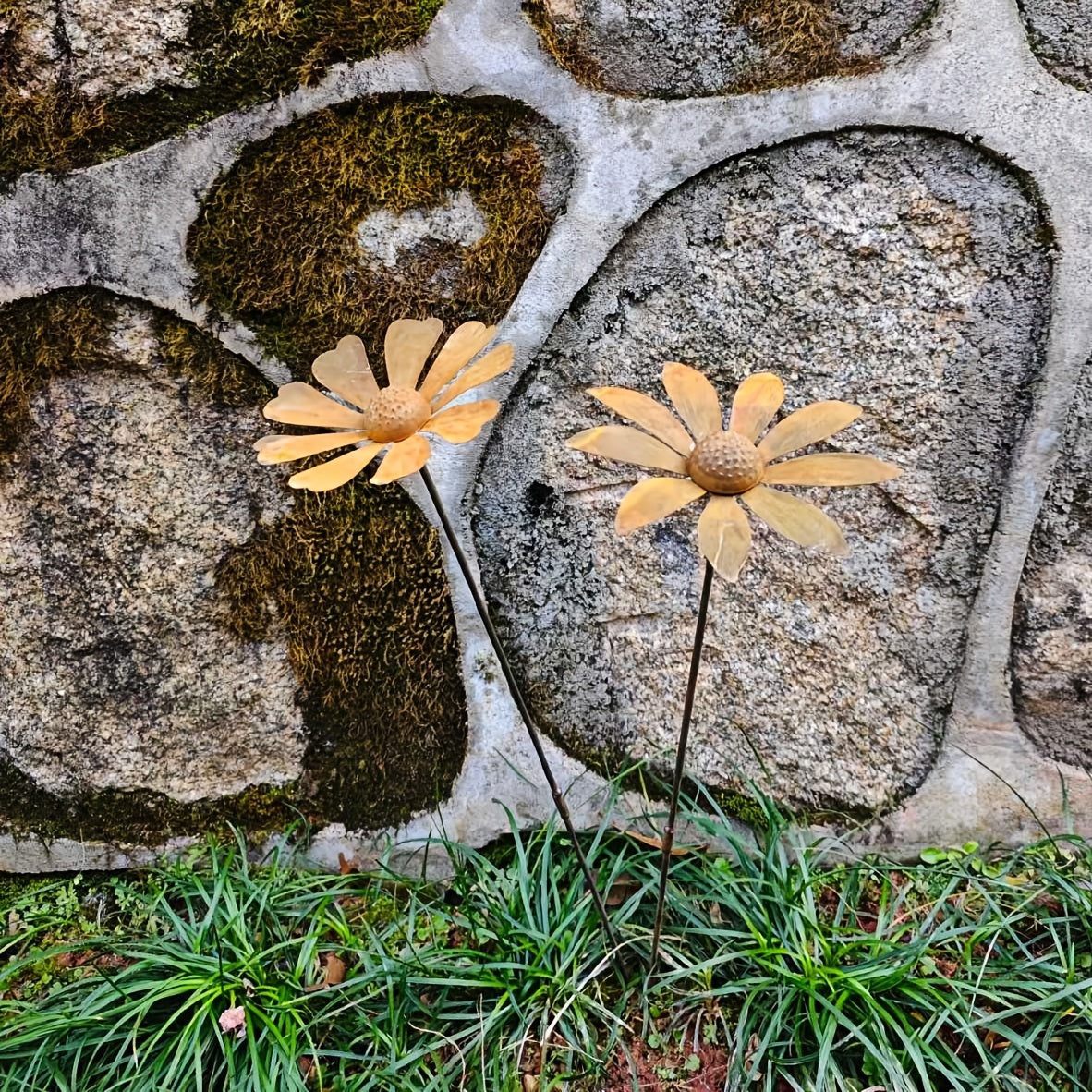 Metal Flower Garden Stakes | Rusty Daisy Chamomile Outdoor Yard Art