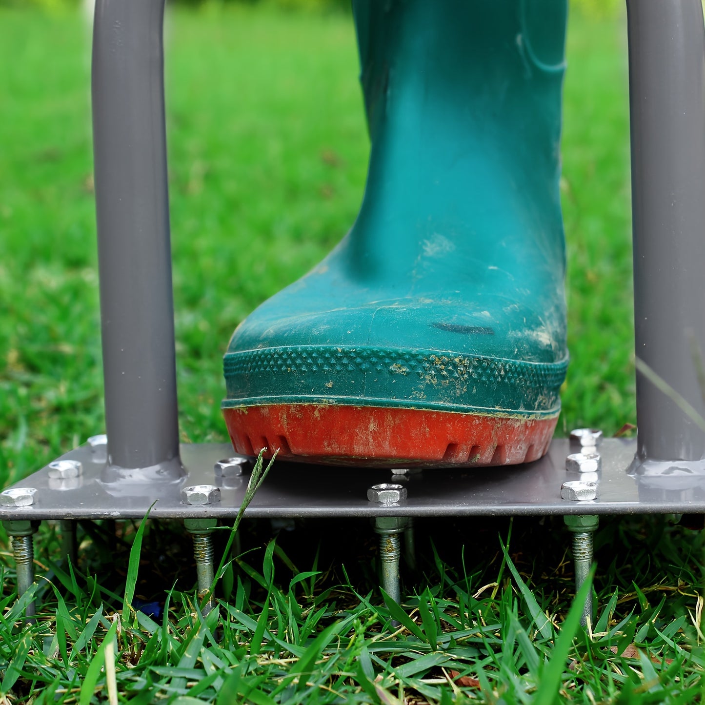 Spike Lawn Aerator with 15 Iron Spikes - Heavy Duty Metal Manual Dethatching & Soil Aerating Tool, Pre-Assembled Grass Aerator for Yard, Garden & Patio Lawn Aeration to Revive Lawn Health