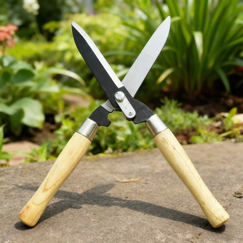Hedge Shears 11-Inch Extra-Long Carbon Steel Blade, Heavy Duty Garden Scissors with Ergonomic Walnut Handle for Lawn Edging, Bushes, Hedges & Topiary Trimming