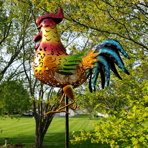 Solar Chicken Garden Lights Outdoor Decorative LED Rooster Yard Art Stake Metal Statue Gifts for Chicken Lovers Women Patio Lawn Decor
